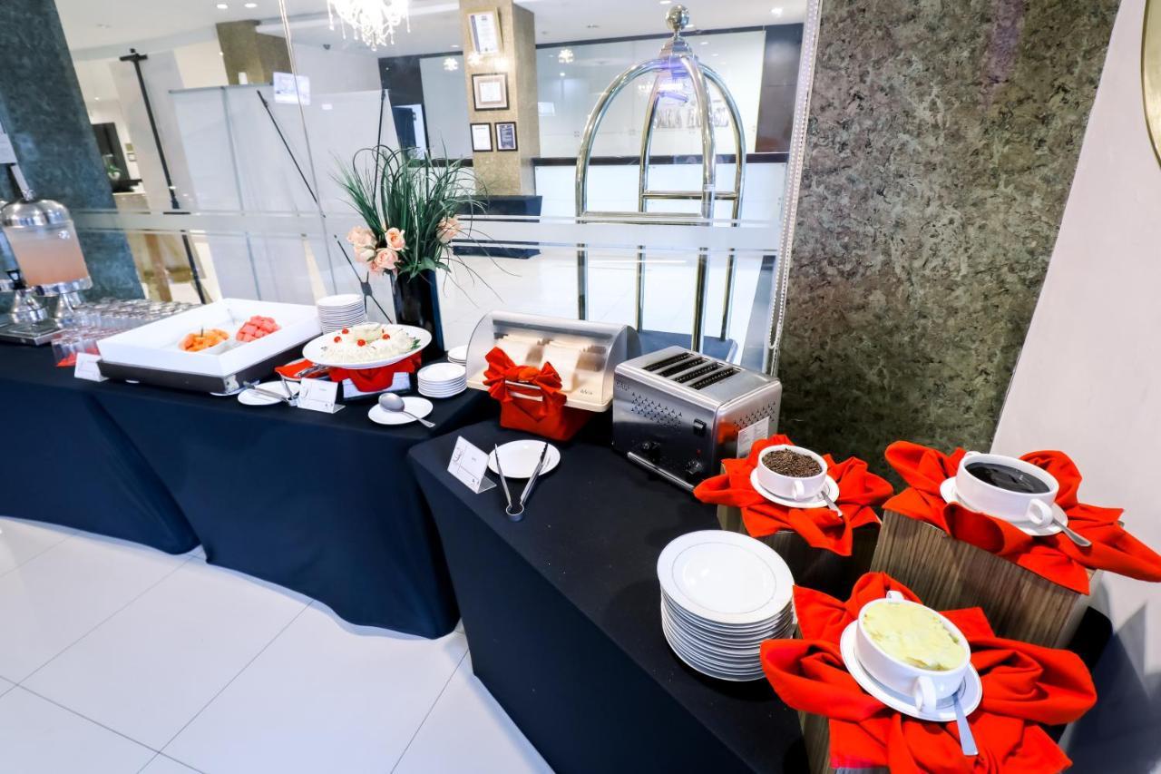 Saka Hotel Medan Sunggal Buitenkant foto