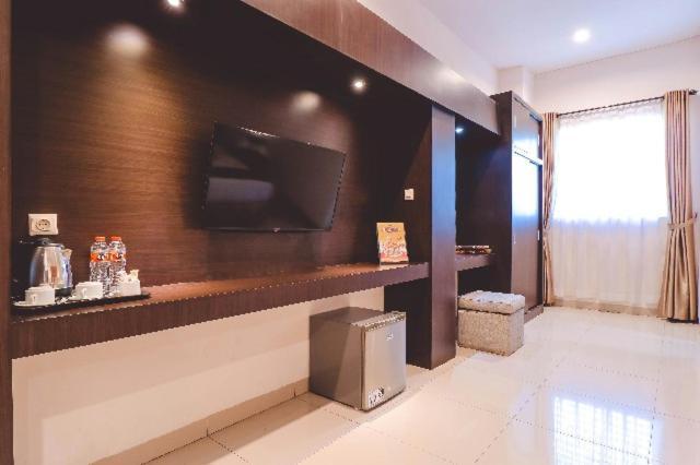 Saka Hotel Medan Sunggal Buitenkant foto